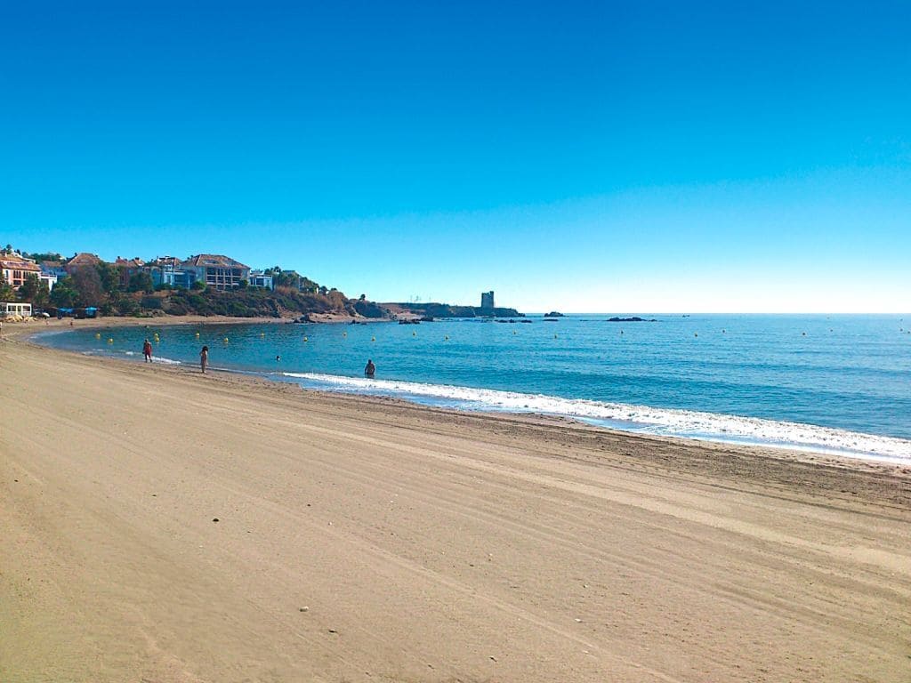 2 Zimmer Wohnung zu verkaufen in Bahia de Casares mit Pool Garage - 262.000 € (Ref: 9723779)