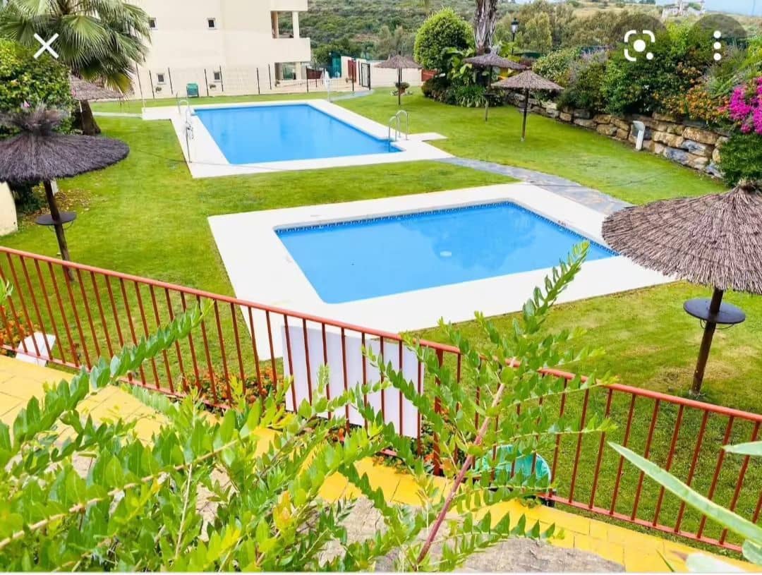 2 slaapkamer Flat te koop in Manilva met zwembad garage - € 137.000 (Ref: 9723780)