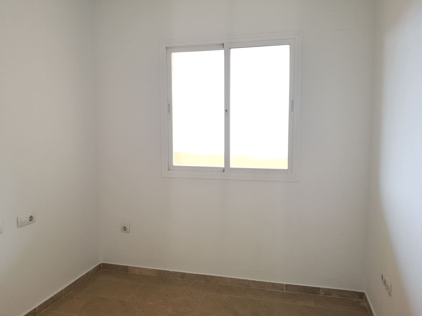 2 slaapkamer Flat te koop in Manilva met zwembad garage - € 137.000 (Ref: 9723780)