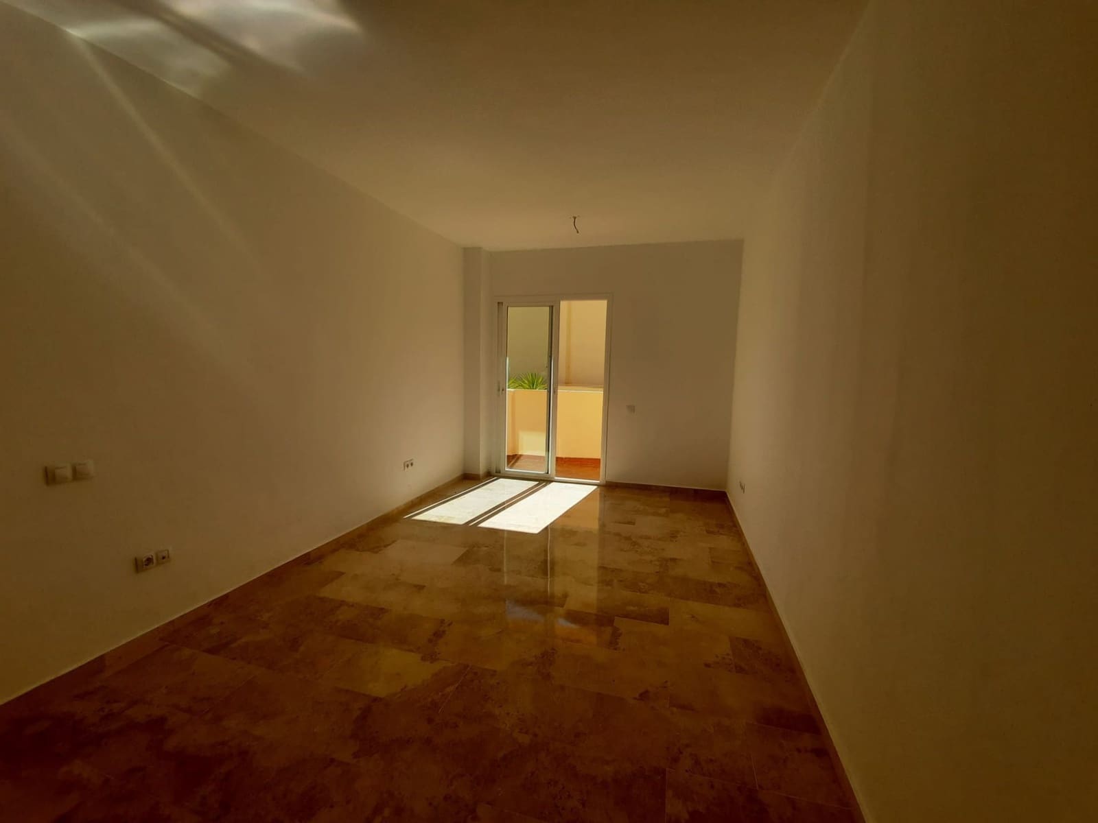 2 slaapkamer Flat te koop in Manilva met zwembad garage - € 137.000 (Ref: 9723780)