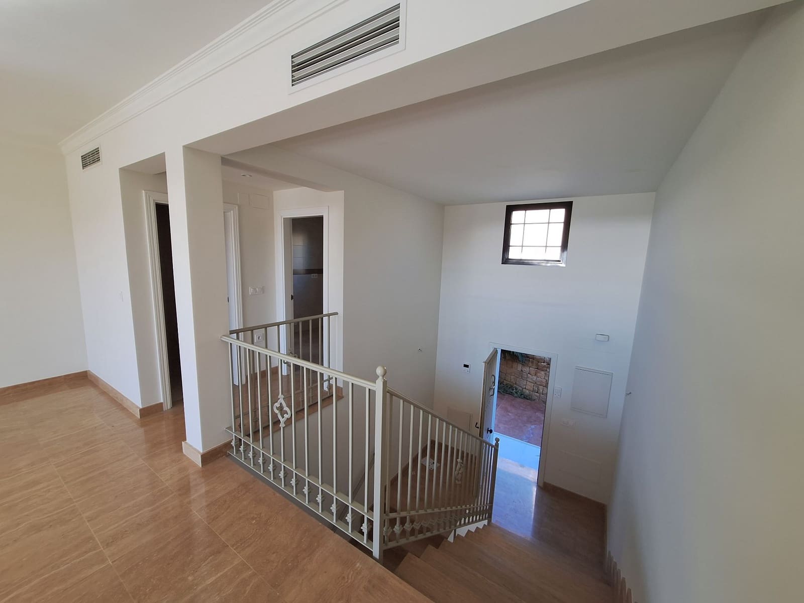 Pareado de 3 habitaciones en Estepona en venta con piscina garaje - 470.250 € (Ref: 9751643)