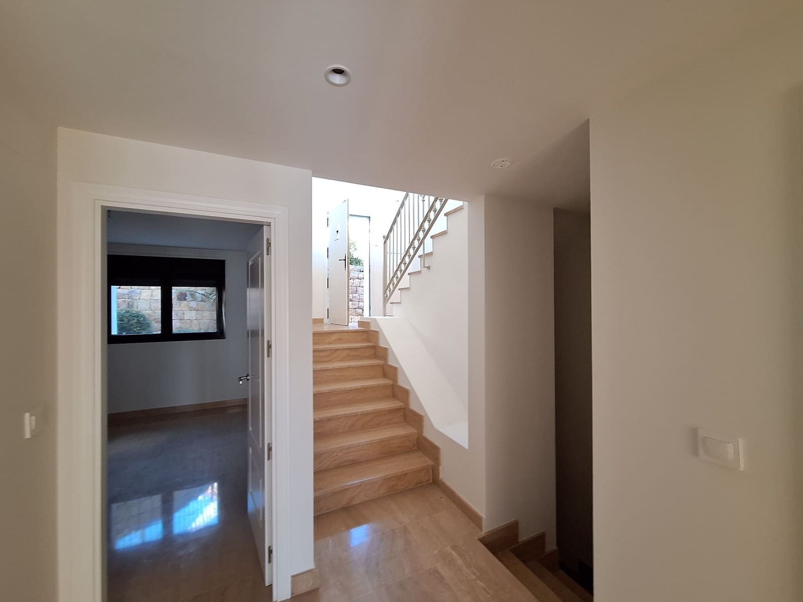 Pareado de 3 habitaciones en Estepona en venta con piscina garaje - 470.250 € (Ref: 9751643)