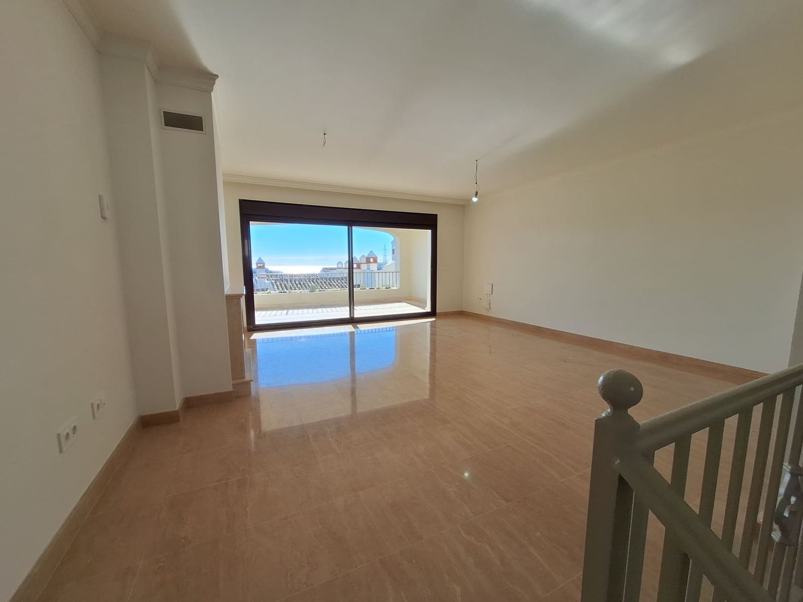 Pareado de 3 habitaciones en Estepona en venta con piscina garaje - 470.250 € (Ref: 9751643)