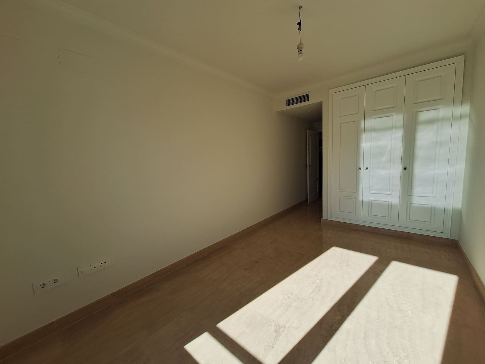 Pareado de 3 habitaciones en Estepona en venta con piscina garaje - 470.250 € (Ref: 9751643)