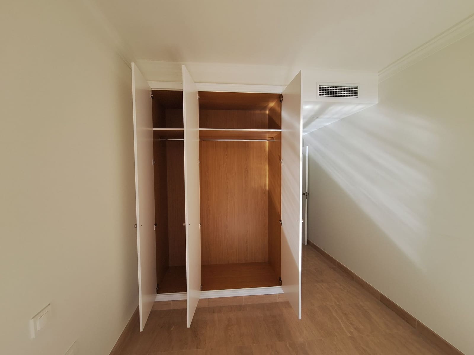 Pareado de 3 habitaciones en Estepona en venta con piscina garaje - 470.250 € (Ref: 9751643)