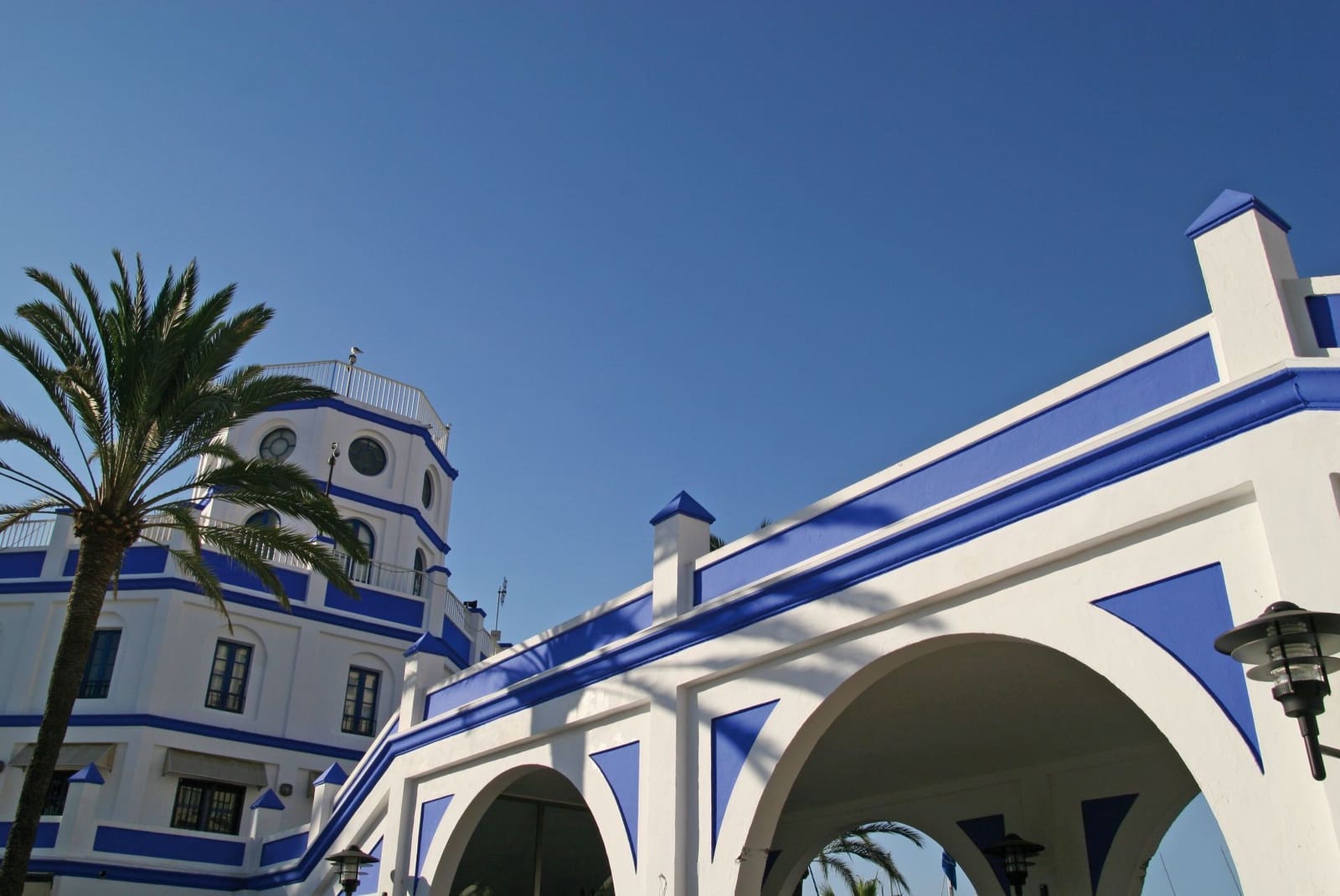 4 soveværelse Villa til salg i Estepona med swimmingpool garage - € 730.000 (Ref: 9751645)