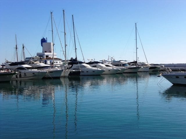 2 makuuhuone Asunto myytävänä paikassa Chullera, Manilva mukana uima-altaan 
autotalli - 351 520 € (Ref: 9751646)