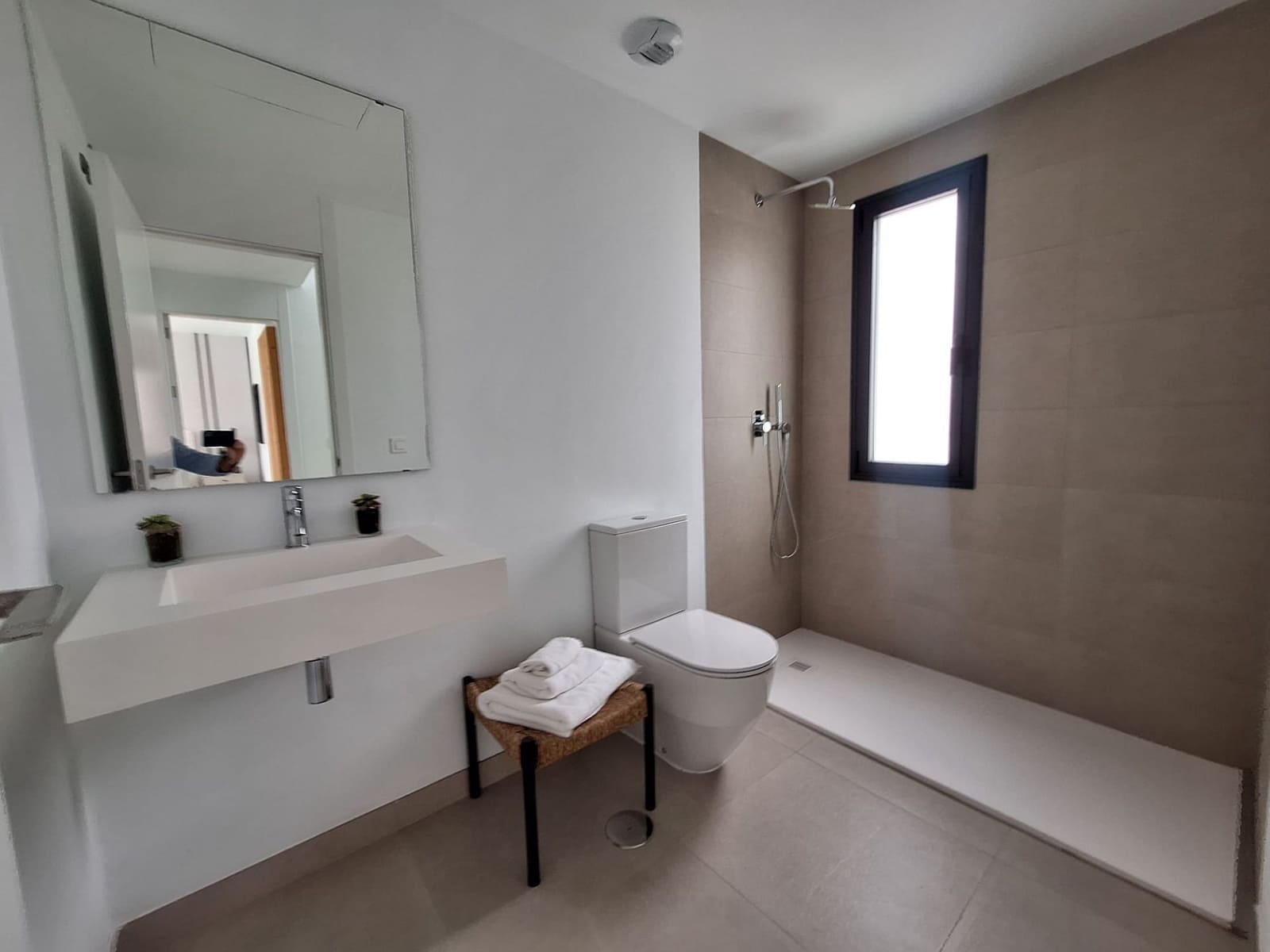 3 makuuhuone Huvila myytävänä paikassa Estepona mukana uima-altaan 
autotalli - 850 000 € (Ref: 9751647)