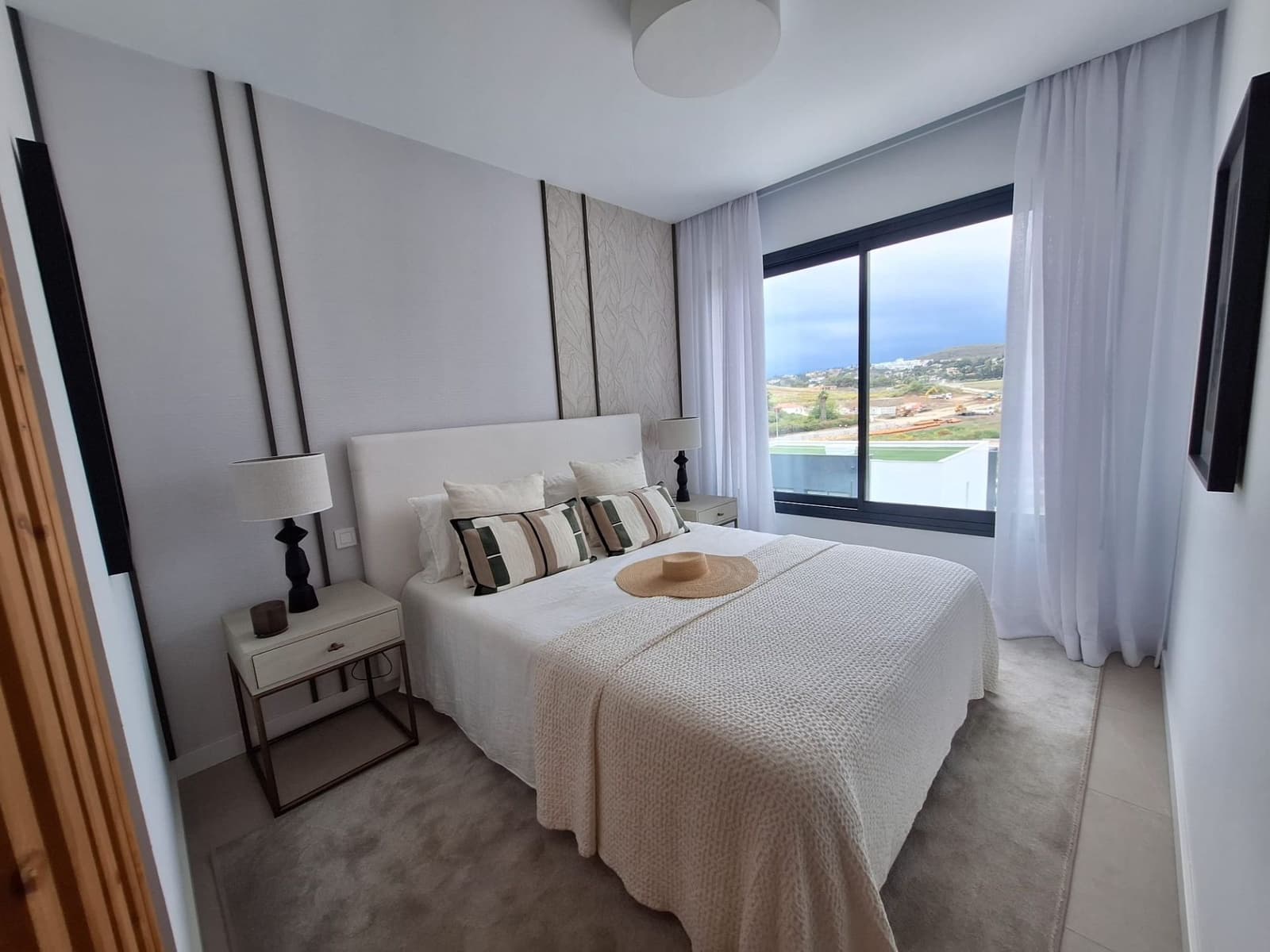 3 makuuhuone Huvila myytävänä paikassa Estepona mukana uima-altaan 
autotalli - 850 000 € (Ref: 9751647)