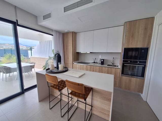 3 makuuhuone Huvila myytävänä paikassa Nueva Atalaya, Estepona mukana uima-altaan 
autotalli - 850 000 € (Ref: 9751647)