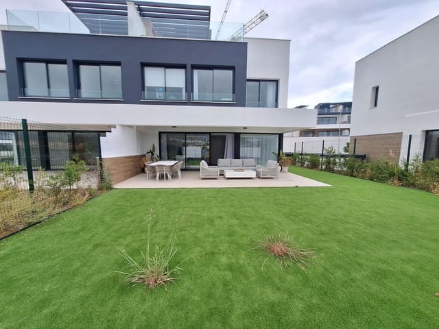 3 makuuhuone Huvila myytävänä paikassa Nueva Atalaya, Estepona mukana uima-altaan 
autotalli - 850 000 € (Ref: 9751647)