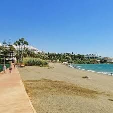 2 bedroom Flat for sale in Estepona with pool garage - € 381,000 (Ref: 9811286)