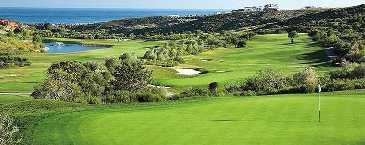 2 bedroom Flat for sale in Estepona with pool garage - € 405,000 (Ref: 9861594)