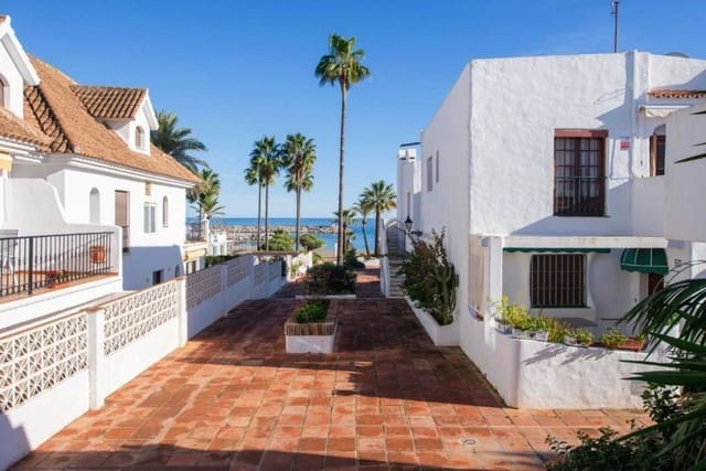 Pareado de 3 habitaciones en San Luis de Sabinillas, Manilva en venta - 399.000 € (Ref: 9877931)