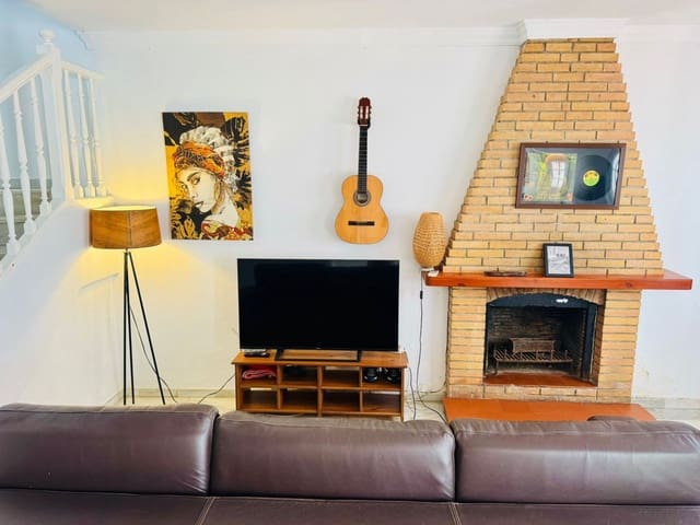 Pareado de 3 habitaciones en San Luis de Sabinillas, Manilva en venta - 399.000 € (Ref: 9877931)