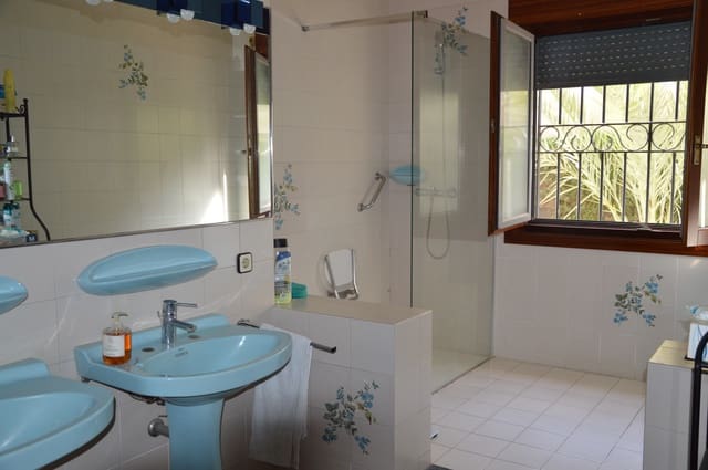 9 quarto Casa em Banda para venda em Sant Vicenç dels Horts com garagem - 1 640 000 € (Ref: 9806823)