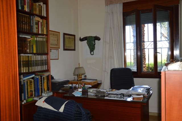 9 quarto Casa em Banda para venda em Sant Vicenç dels Horts com garagem - 1 640 000 € (Ref: 9806823)