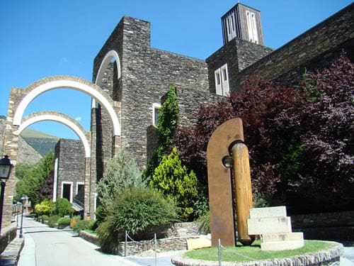 52 bedroom Hotel for sale in La Seu d'Urgell with garage - € 8,100,000 (Ref: 9883779)