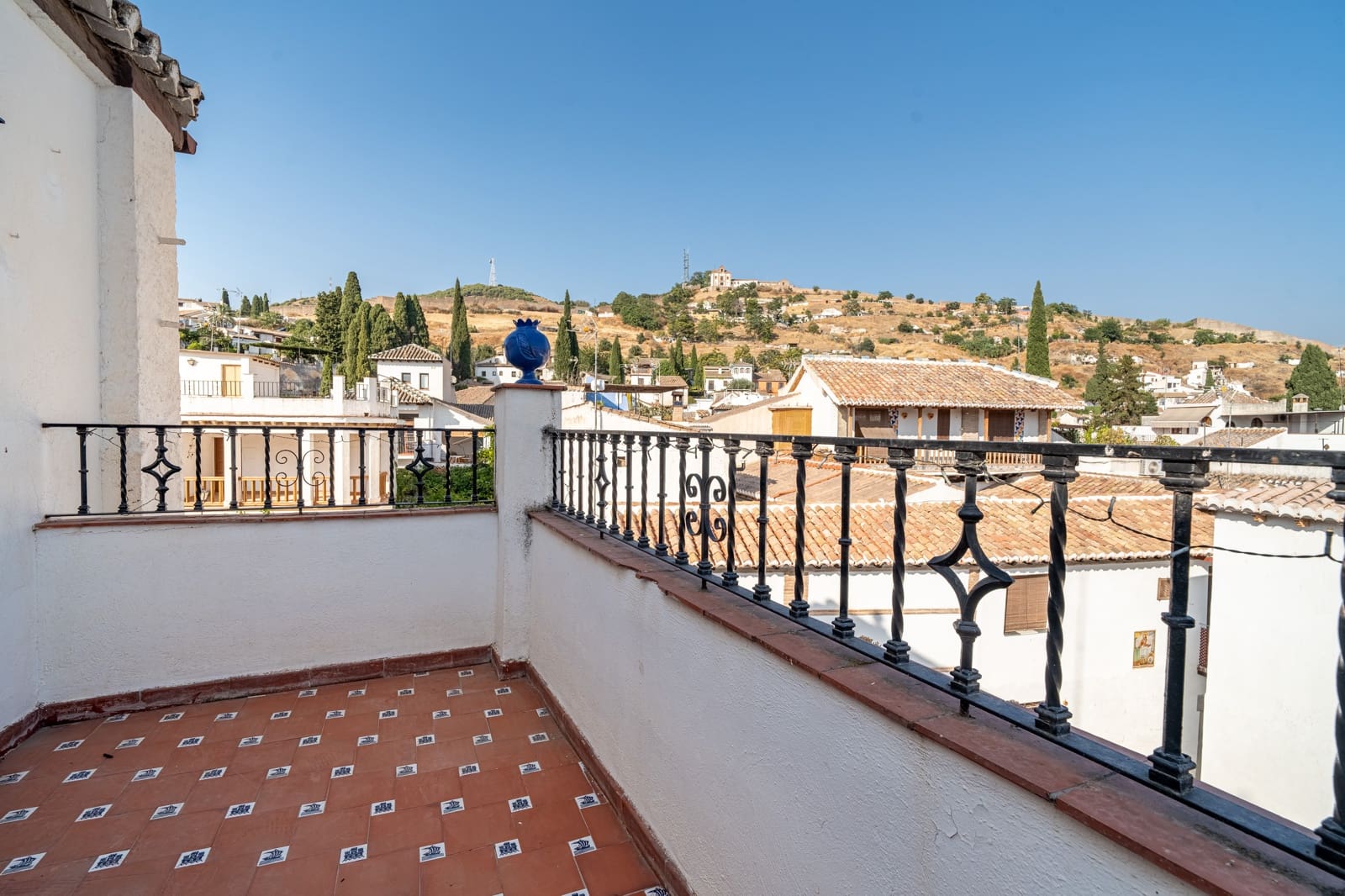 5 Zimmer Haus zu verkaufen in Granada Stadt mit Garage - 619.900 € (Ref: 10012367)