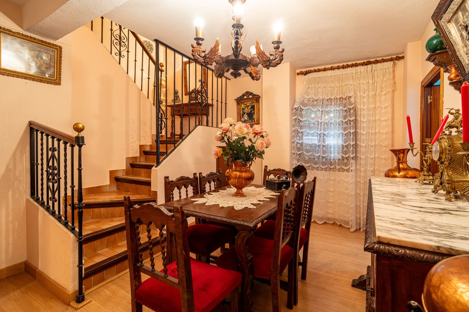 5 Zimmer Haus zu verkaufen in Granada Stadt mit Garage - 619.900 € (Ref: 10012367)