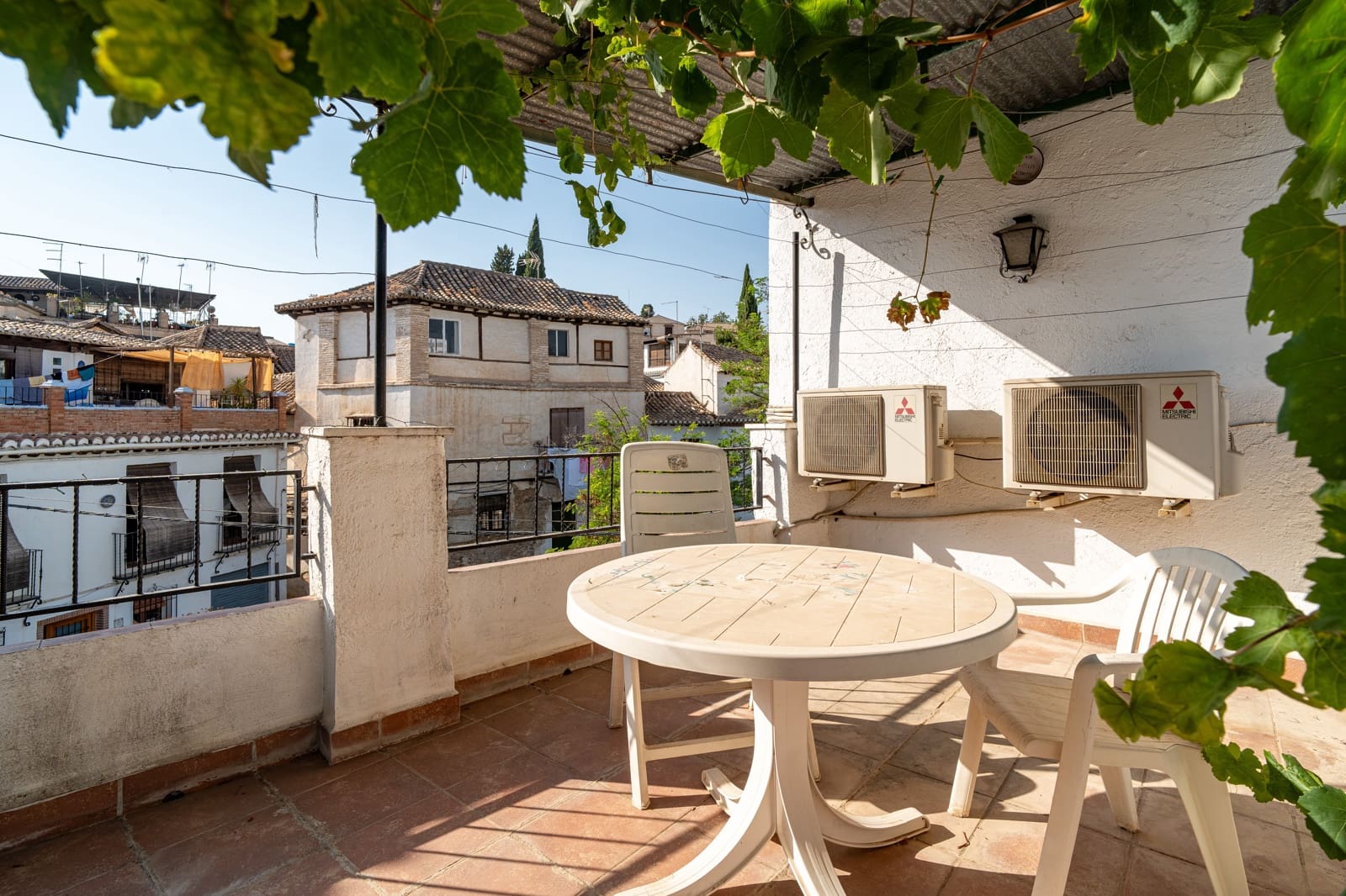 5 Zimmer Haus zu verkaufen in Granada Stadt mit Garage - 619.900 € (Ref: 10012367)