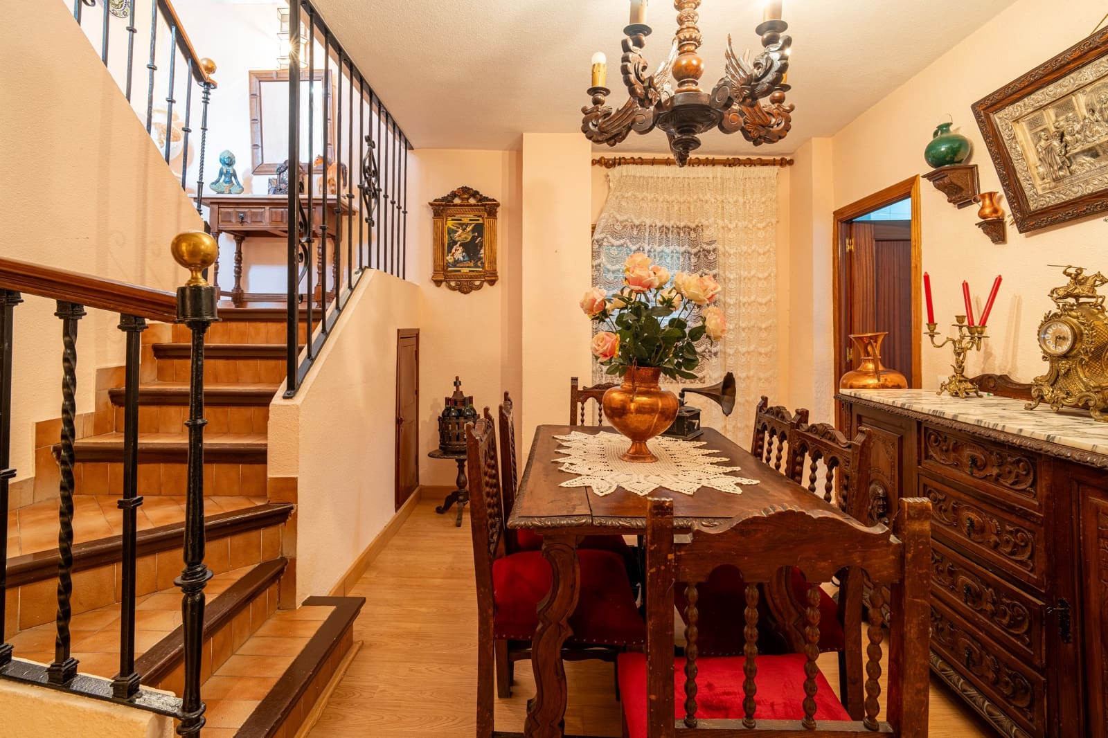 5 Zimmer Haus zu verkaufen in Granada Stadt mit Garage - 619.900 € (Ref: 10012367)