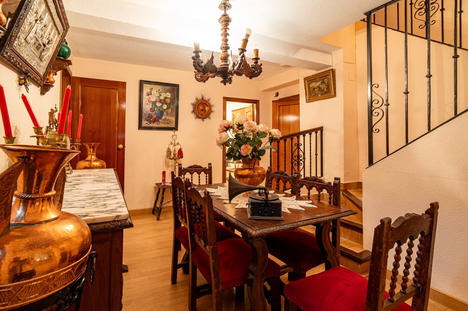 5 Zimmer Haus zu verkaufen in Granada Stadt mit Garage - 619.900 € (Ref: 10012367)