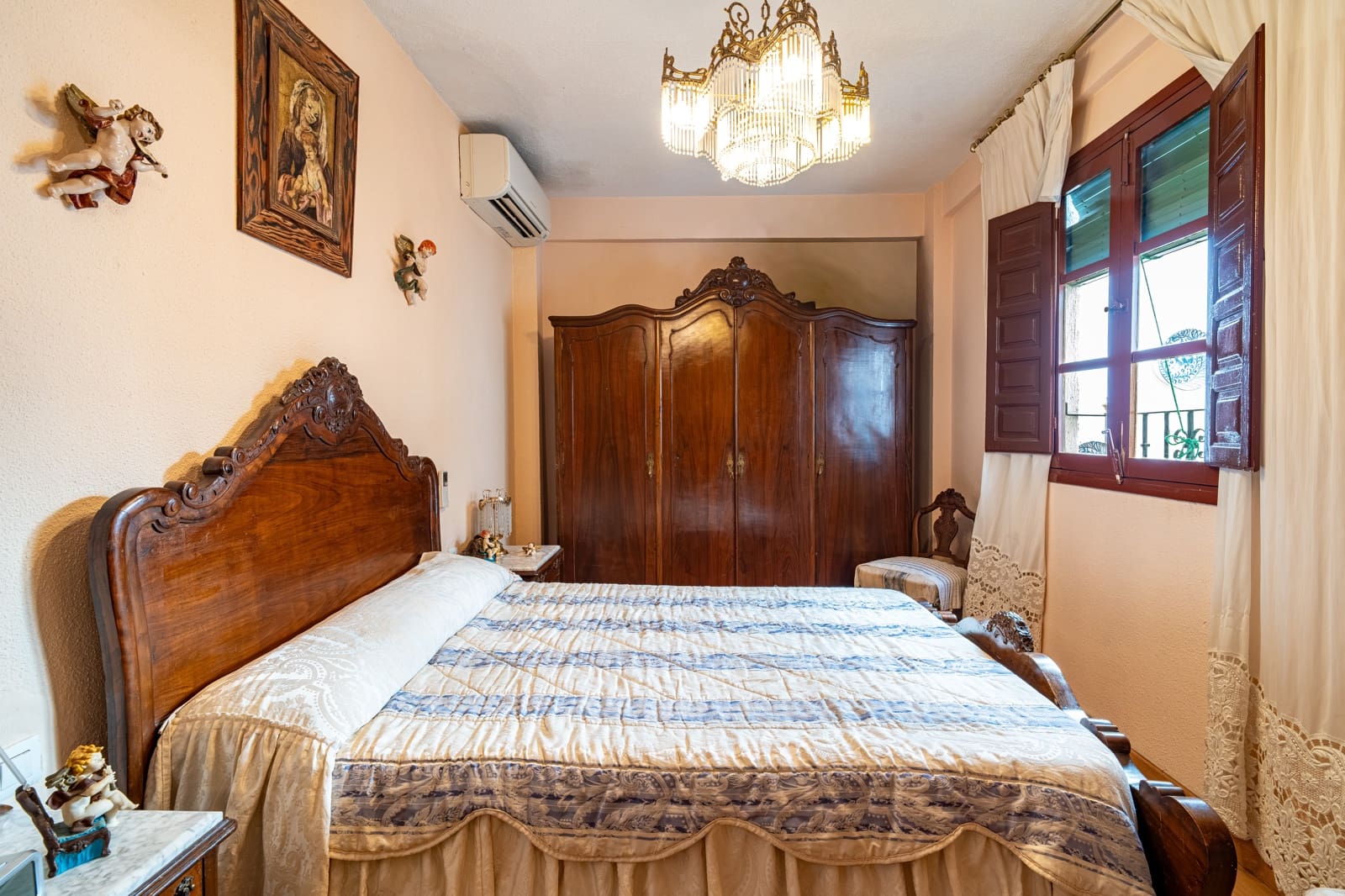 5 Zimmer Haus zu verkaufen in Granada Stadt mit Garage - 619.900 € (Ref: 10012367)