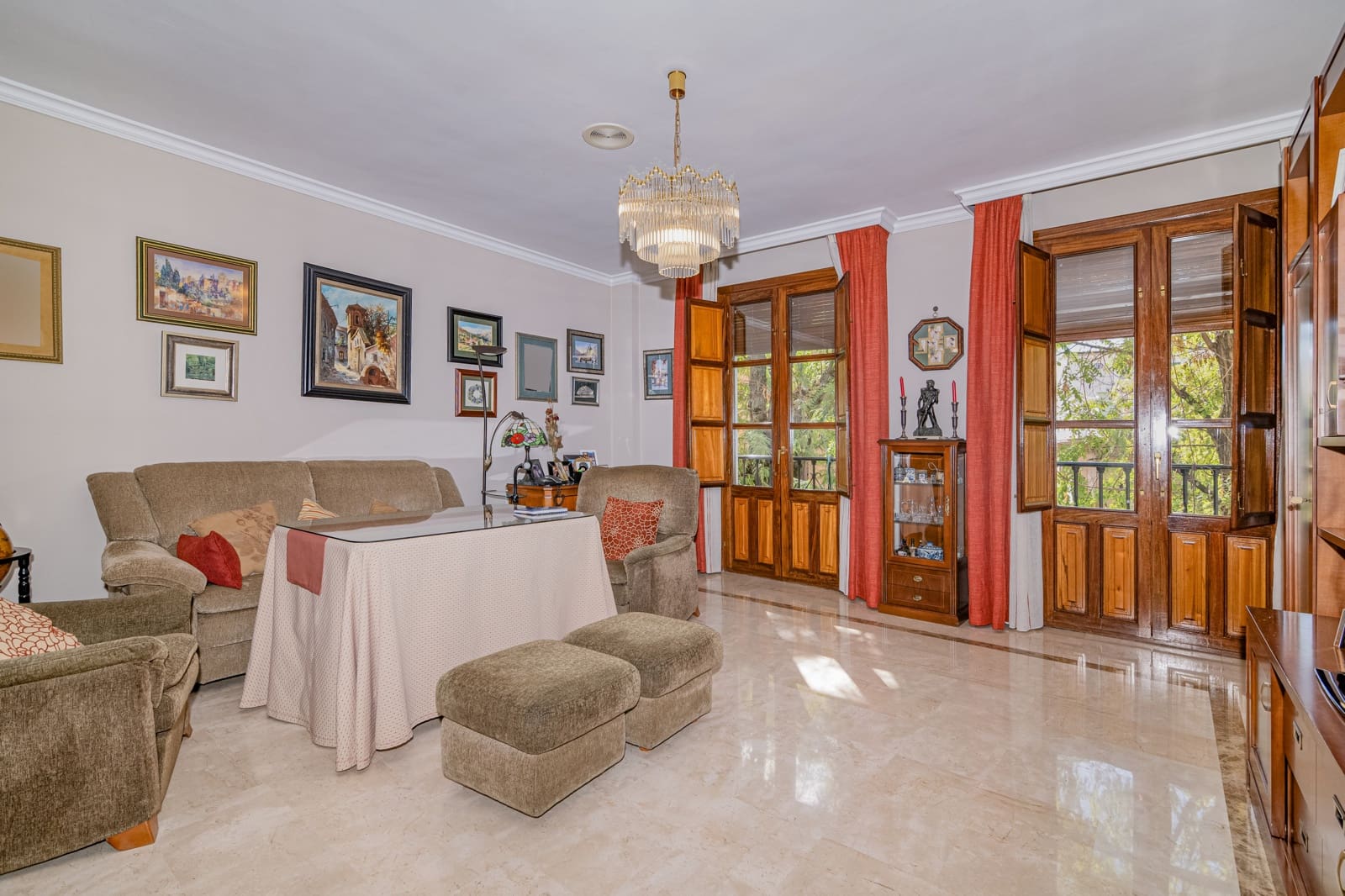 5 chambre Villa/Maison Mitoyenne à vendre à Grenade ville avec garage - 580 000 € (Ref: 9383599)