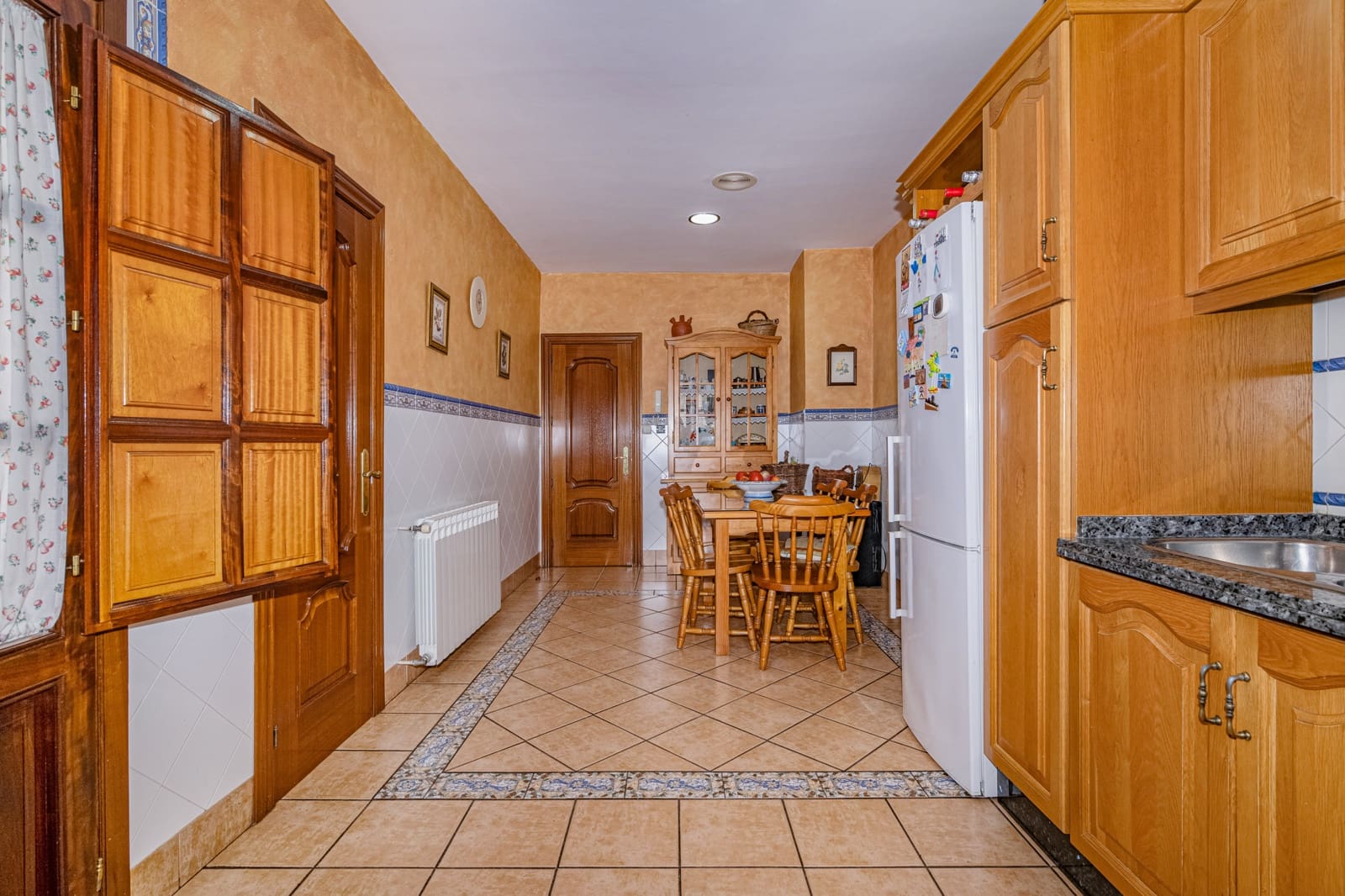 5 chambre Villa/Maison Mitoyenne à vendre à Grenade ville avec garage - 580 000 € (Ref: 9383599)