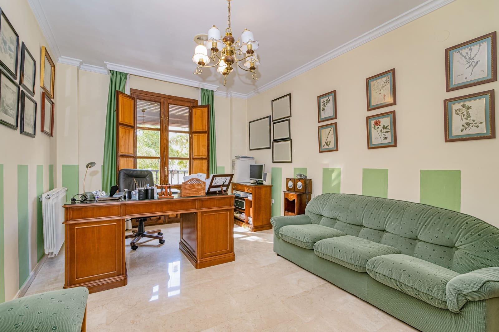 5 chambre Villa/Maison Mitoyenne à vendre à Grenade ville avec garage - 580 000 € (Ref: 9383599)