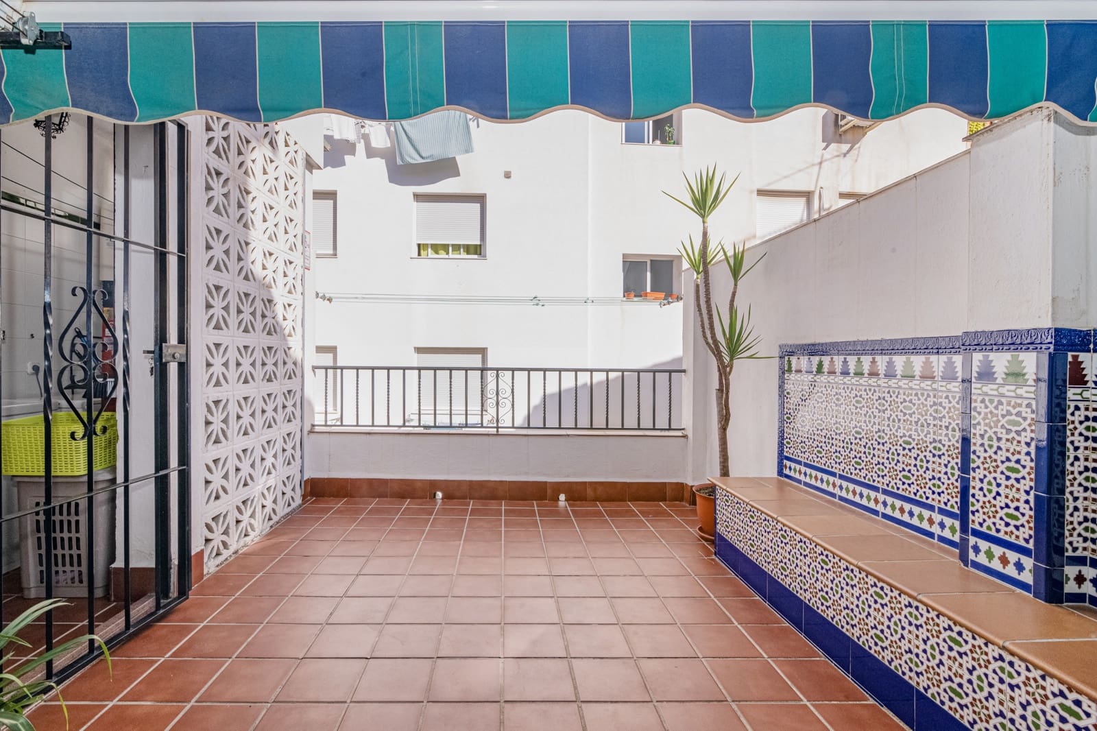 5 chambre Villa/Maison Mitoyenne à vendre à Grenade ville avec garage - 580 000 € (Ref: 9383599)