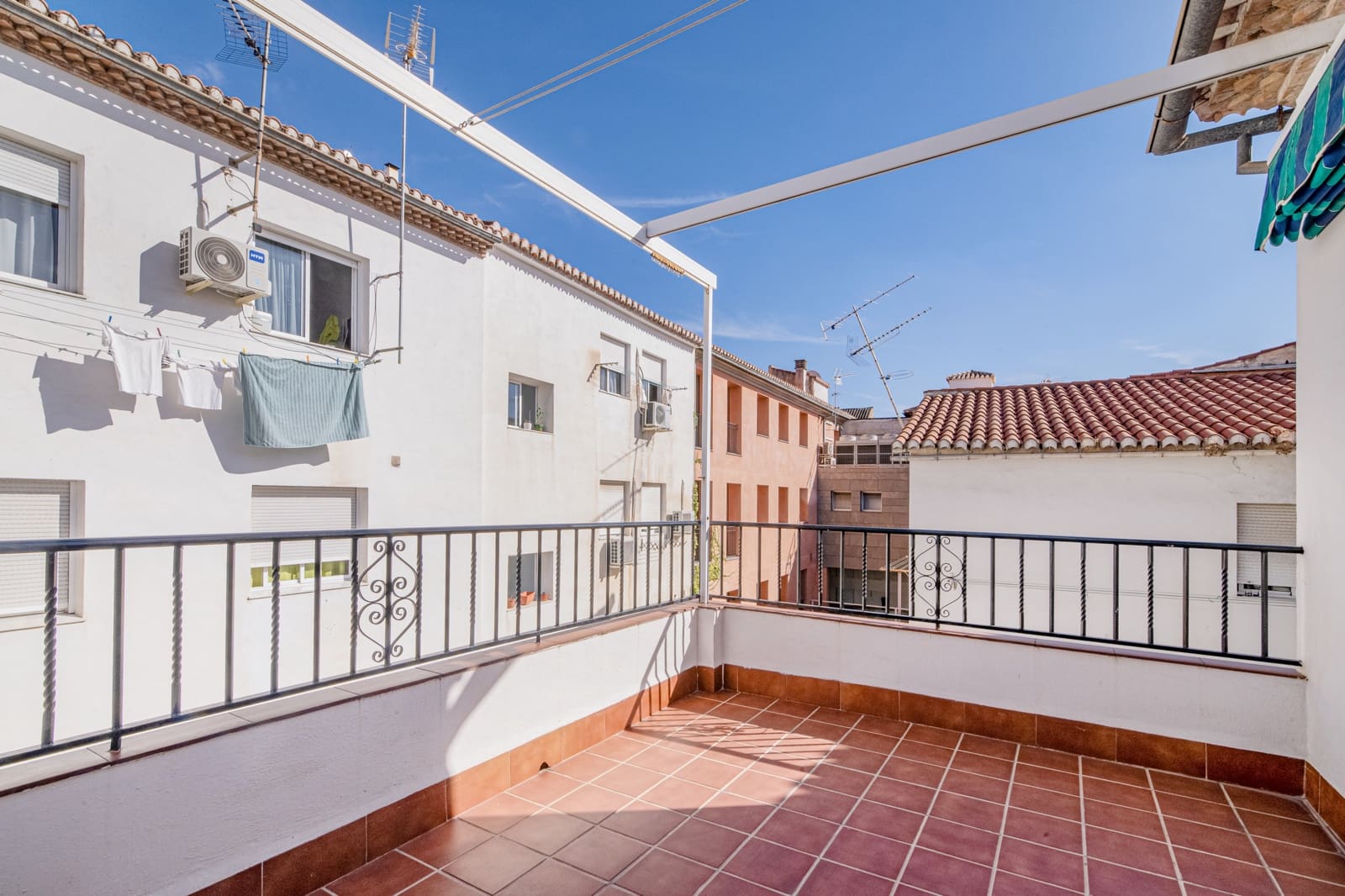 5 chambre Villa/Maison Mitoyenne à vendre à Grenade ville avec garage - 580 000 € (Ref: 9383599)