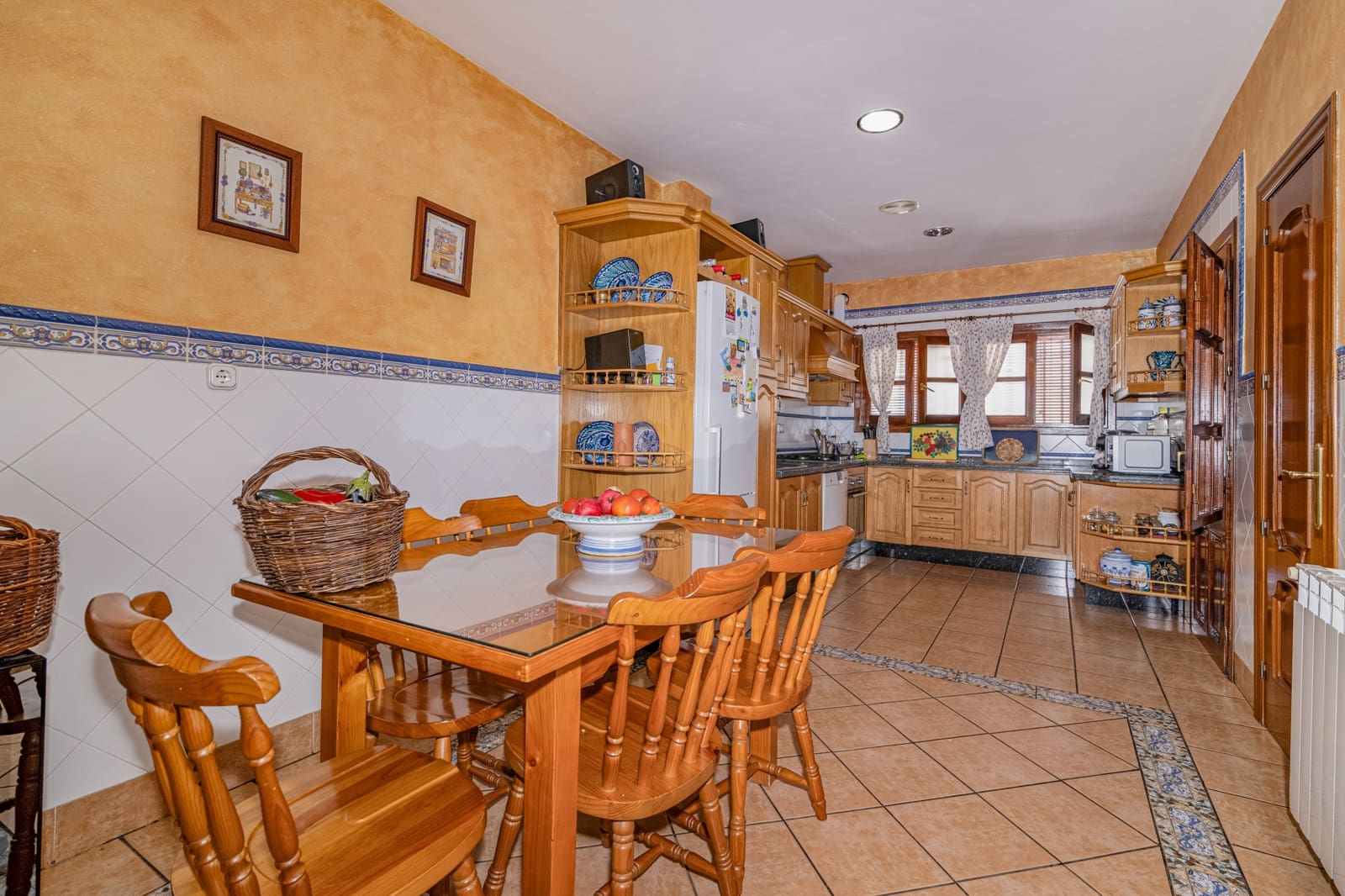 5 chambre Villa/Maison Mitoyenne à vendre à Grenade ville avec garage - 580 000 € (Ref: 9383599)