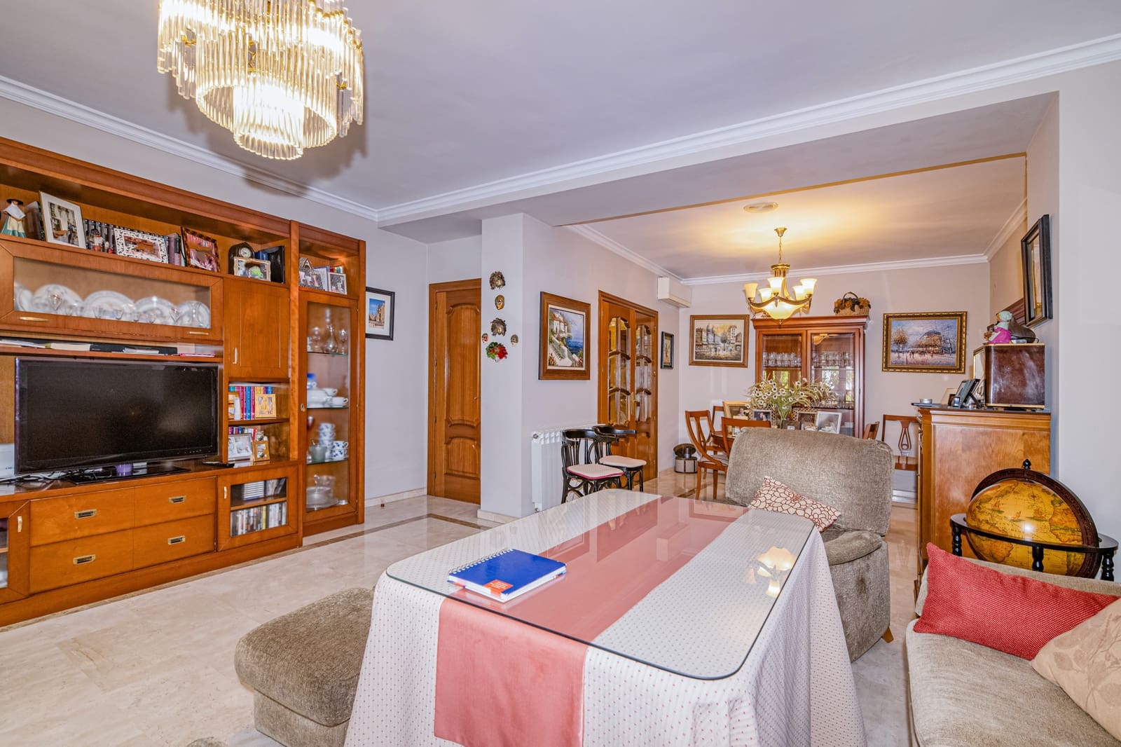 5 chambre Villa/Maison Mitoyenne à vendre à Grenade ville avec garage - 580 000 € (Ref: 9383599)