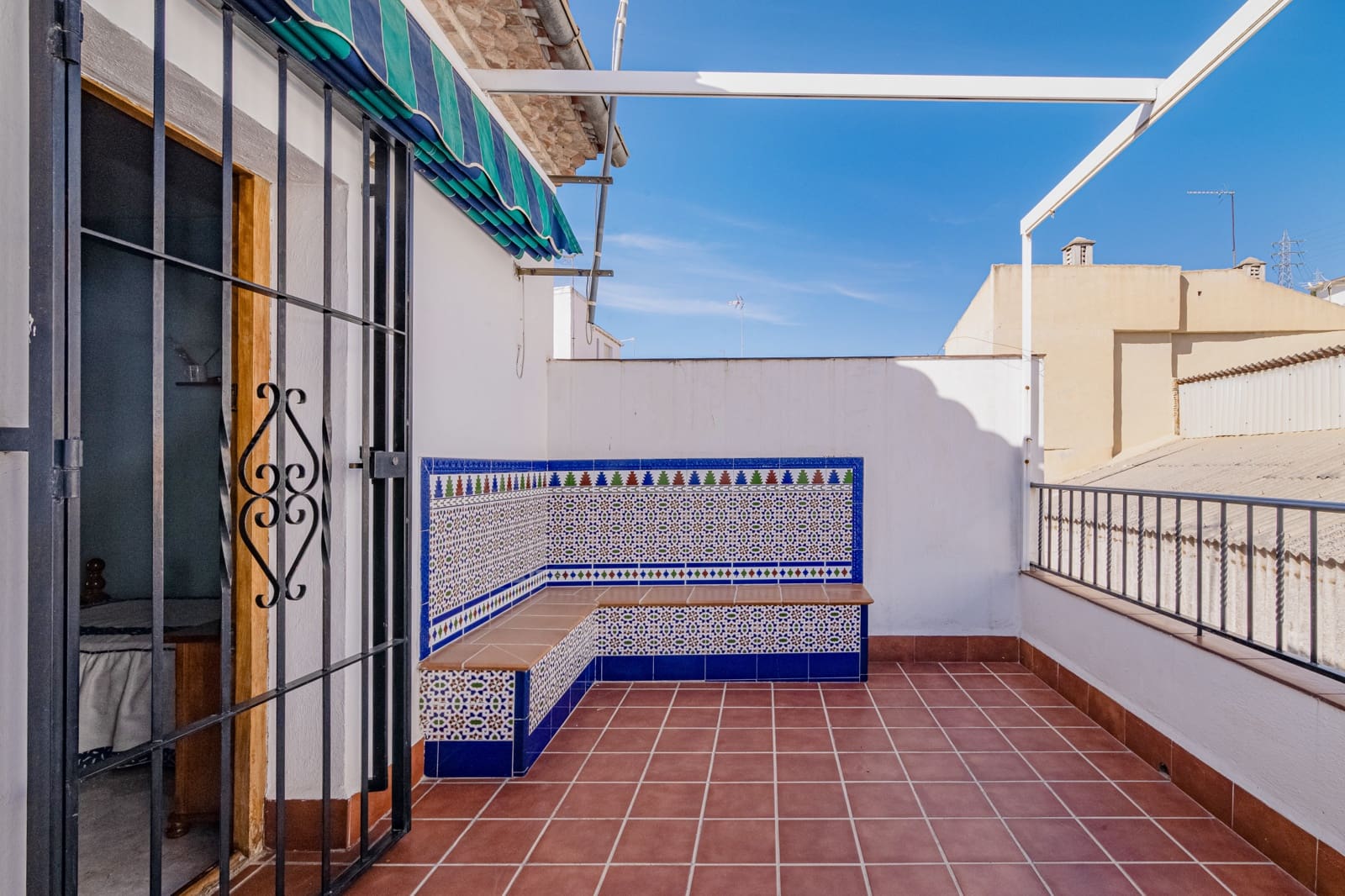 5 chambre Villa/Maison Mitoyenne à vendre à Grenade ville avec garage - 580 000 € (Ref: 9383599)