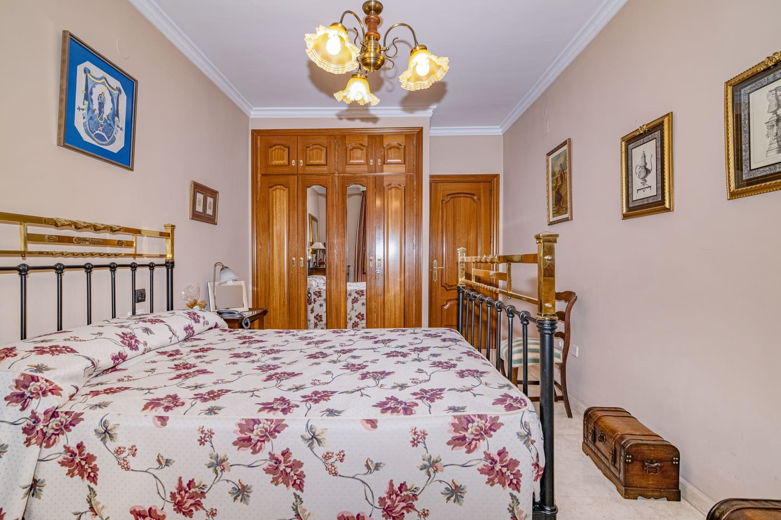 5 chambre Villa/Maison Mitoyenne à vendre à Grenade ville avec garage - 580 000 € (Ref: 9383599)