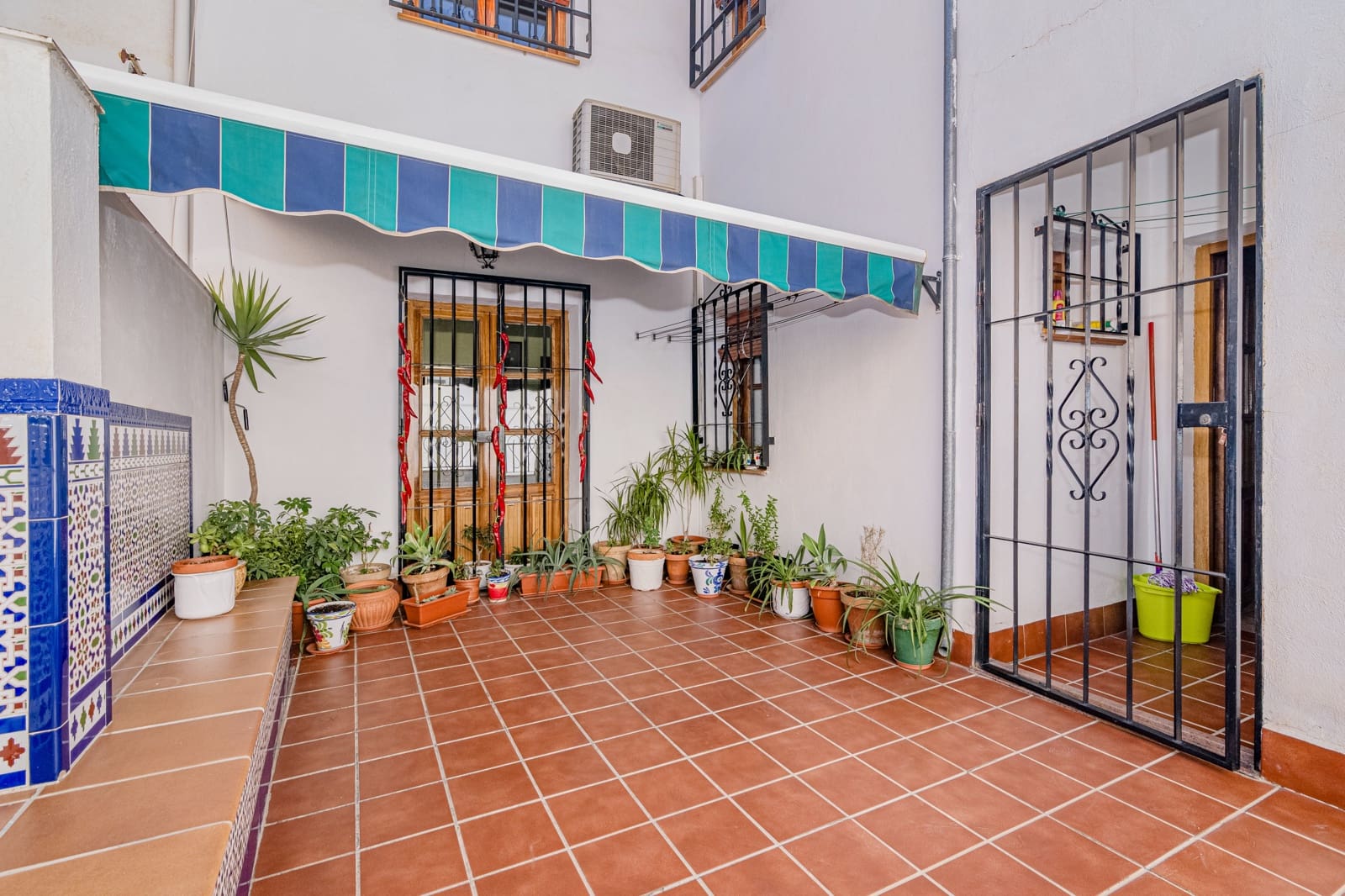 5 chambre Villa/Maison Mitoyenne à vendre à Grenade ville avec garage - 580 000 € (Ref: 9383599)