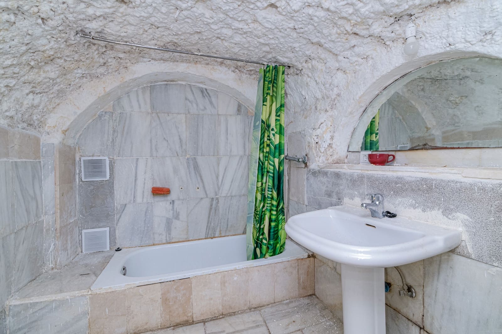 1 makuuhuone Luolatalo myytävänä paikassa Granada kaupunki - 49 900 € (Ref: 9383607)