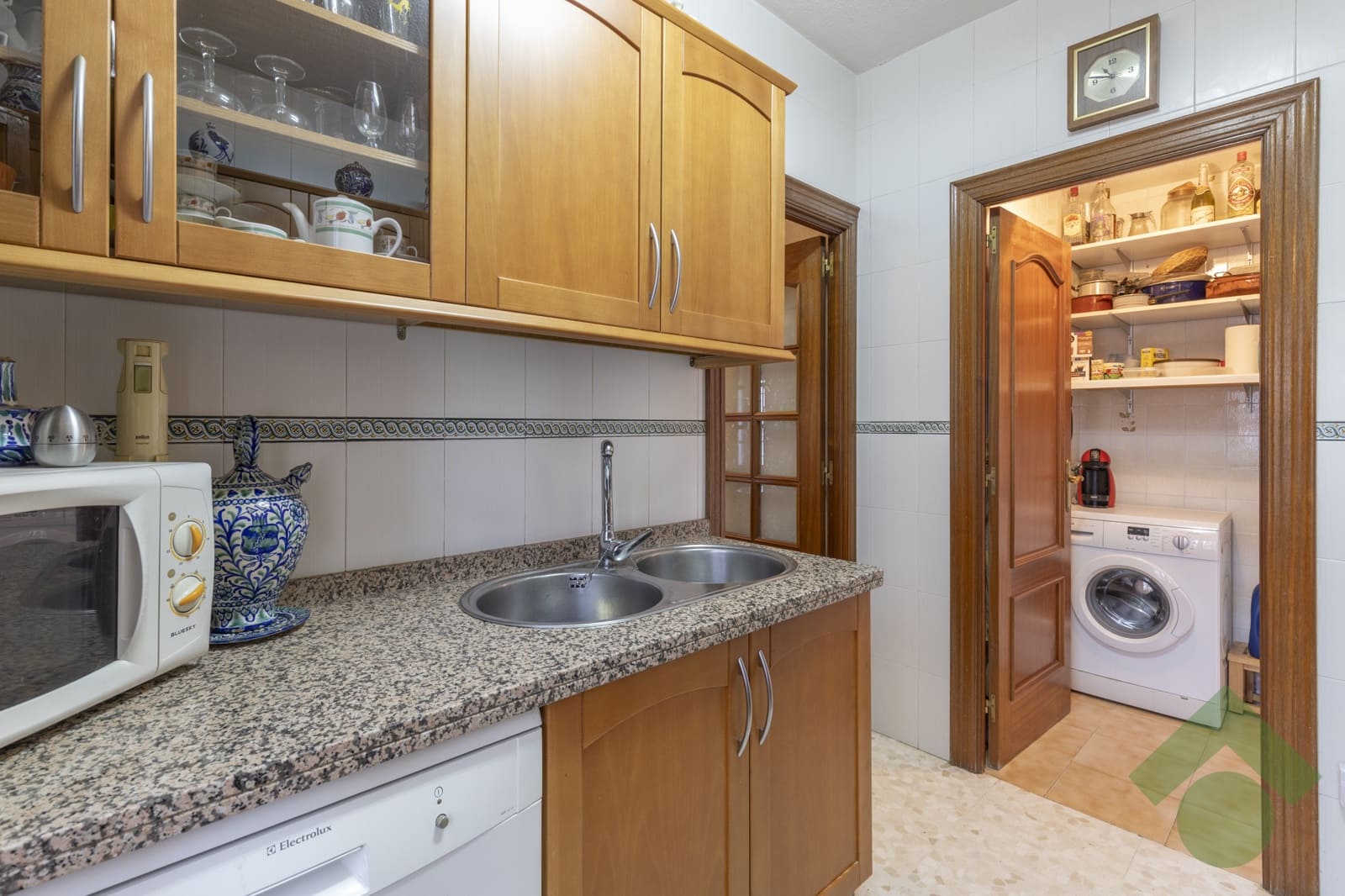 5 soveværelse Byhus til salg i Granada by - € 649.900 (Ref: 9397958)