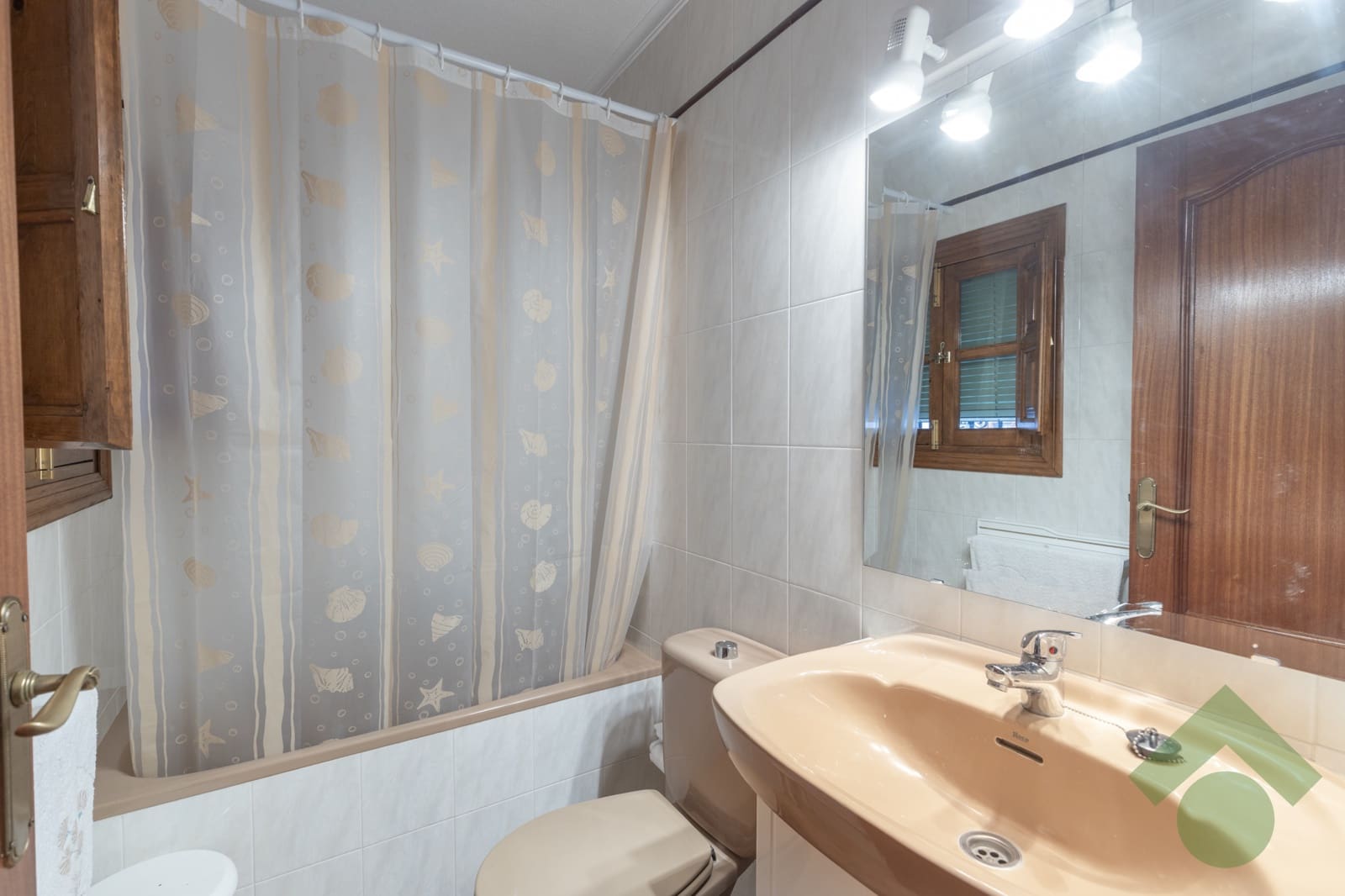 5 soveværelse Byhus til salg i Granada by - € 649.900 (Ref: 9397958)