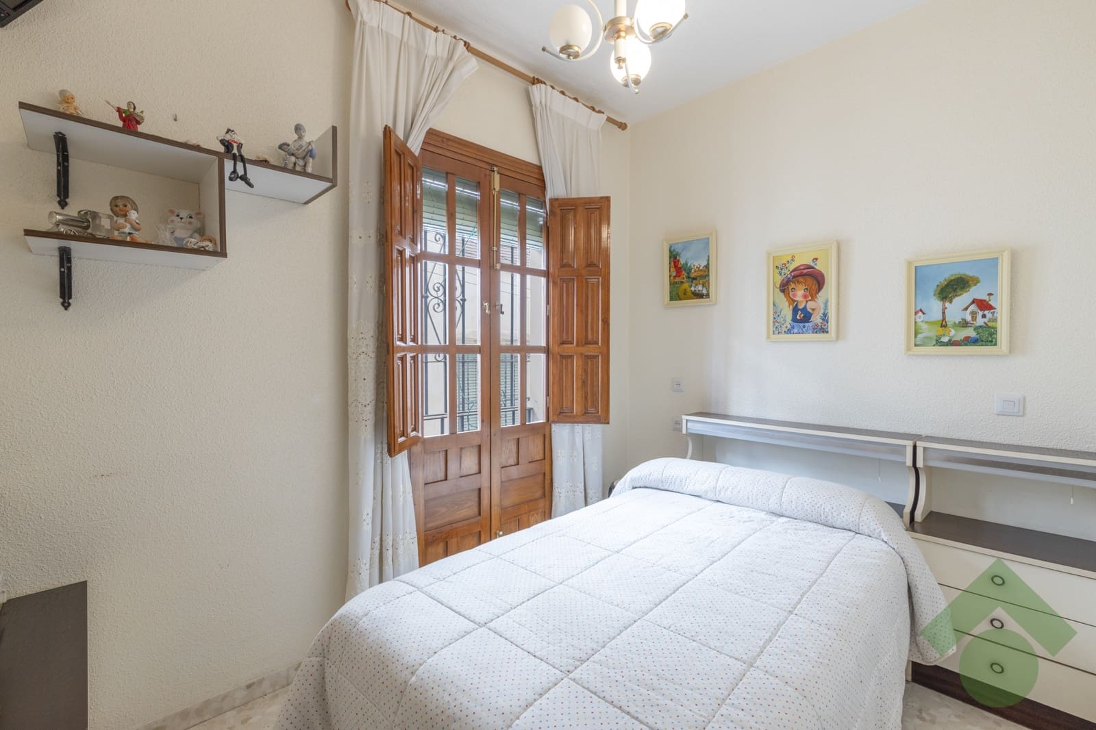 5 soveværelse Byhus til salg i Granada by - € 649.900 (Ref: 9397958)