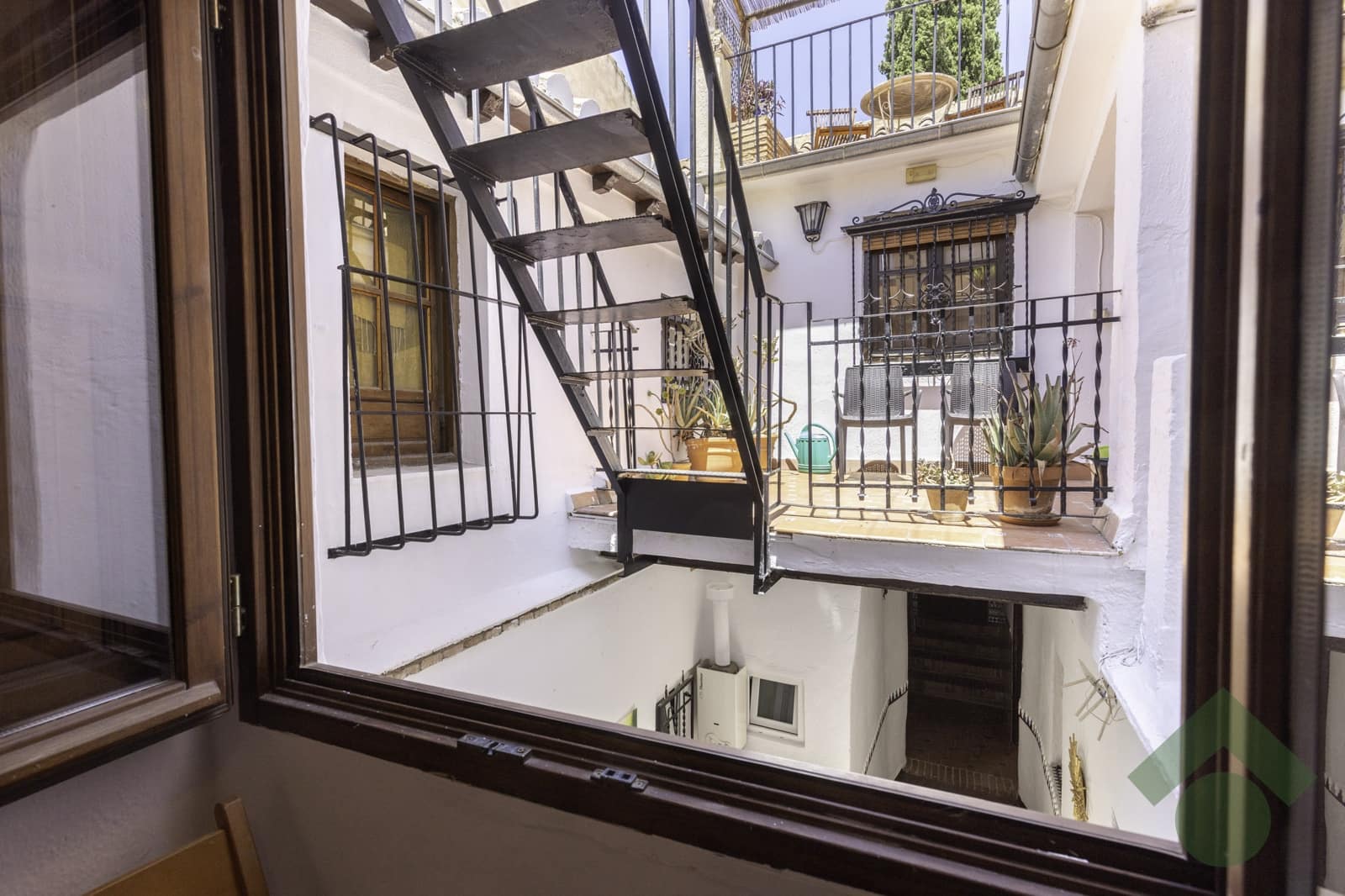 6 bedroom Terraced Villa for sale in Granada city - € 408,000 (Ref: 9397969)
