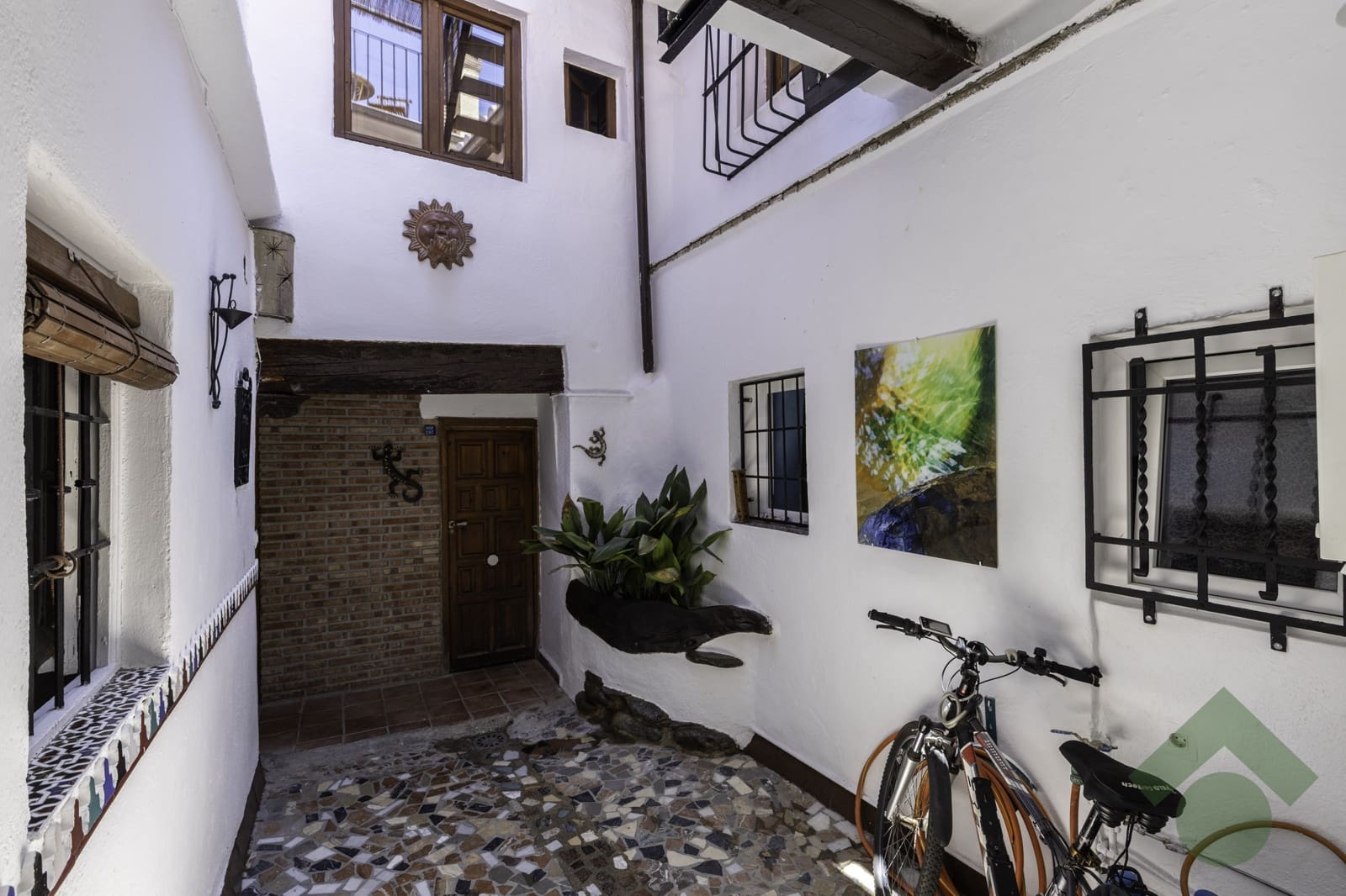 6 bedroom Terraced Villa for sale in Granada city - € 408,000 (Ref: 9397969)