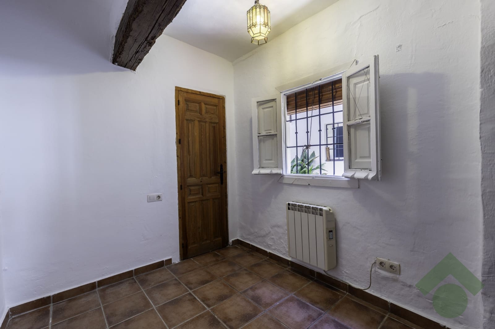 6 bedroom Terraced Villa for sale in Granada city - € 408,000 (Ref: 9397969)