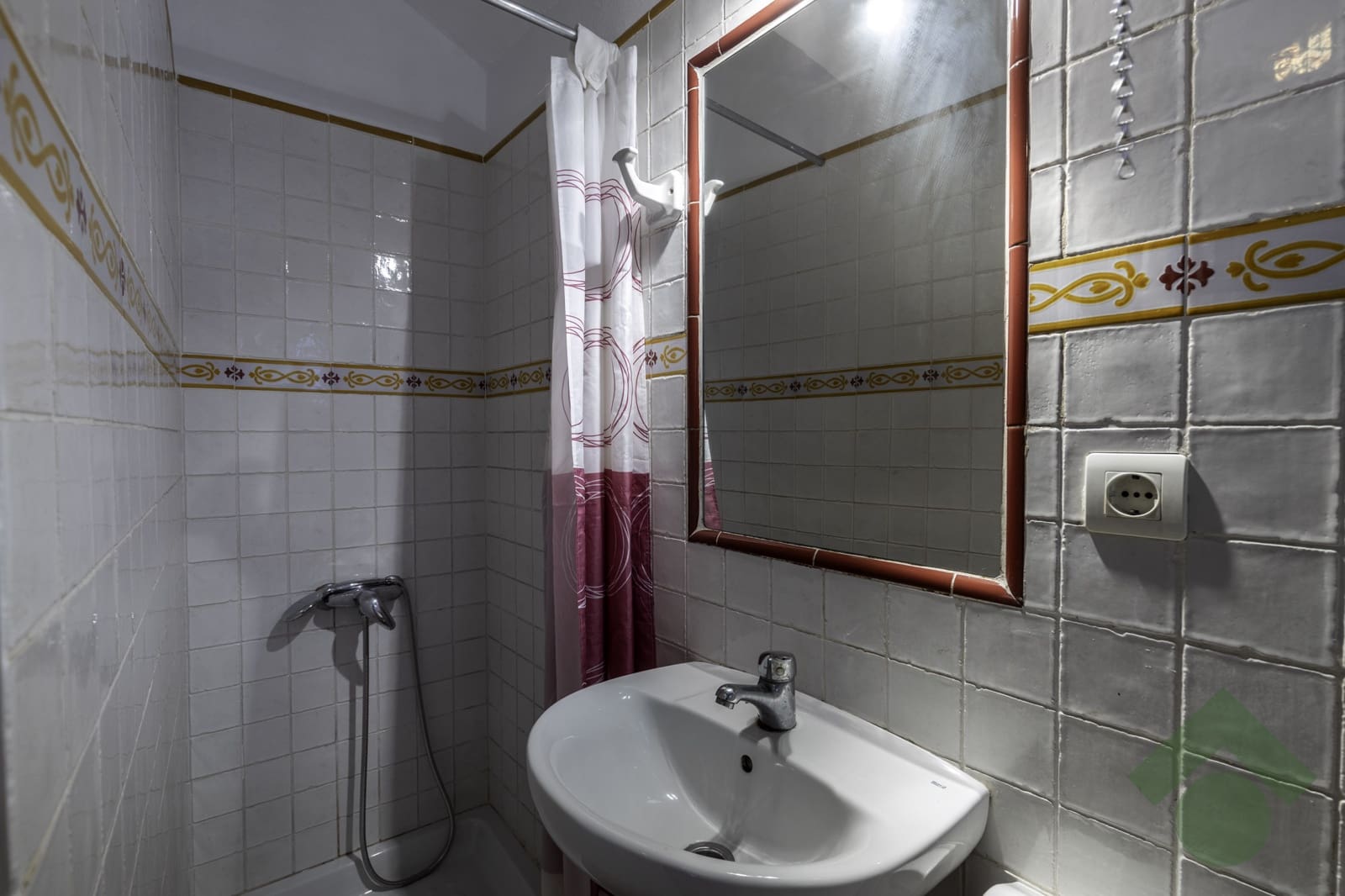 6 bedroom Terraced Villa for sale in Granada city - € 408,000 (Ref: 9397969)