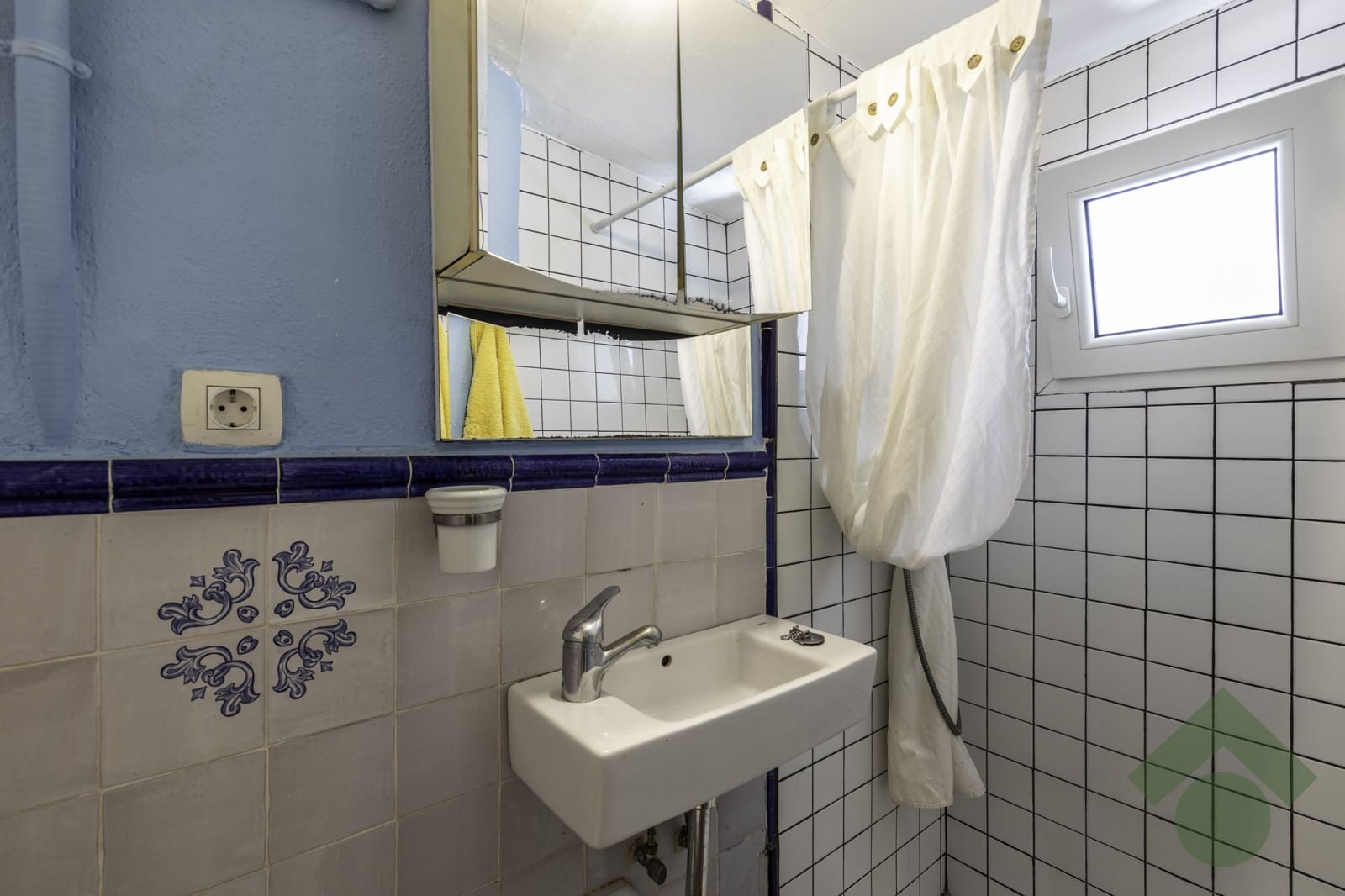 6 bedroom Terraced Villa for sale in Granada city - € 408,000 (Ref: 9397969)