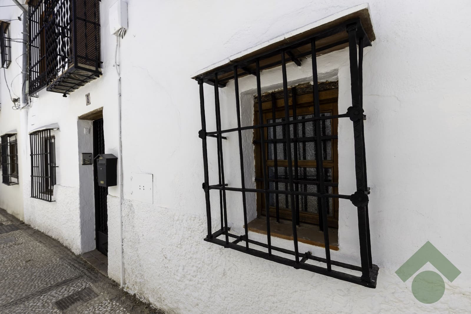 6 bedroom Terraced Villa for sale in Granada city - € 408,000 (Ref: 9397969)