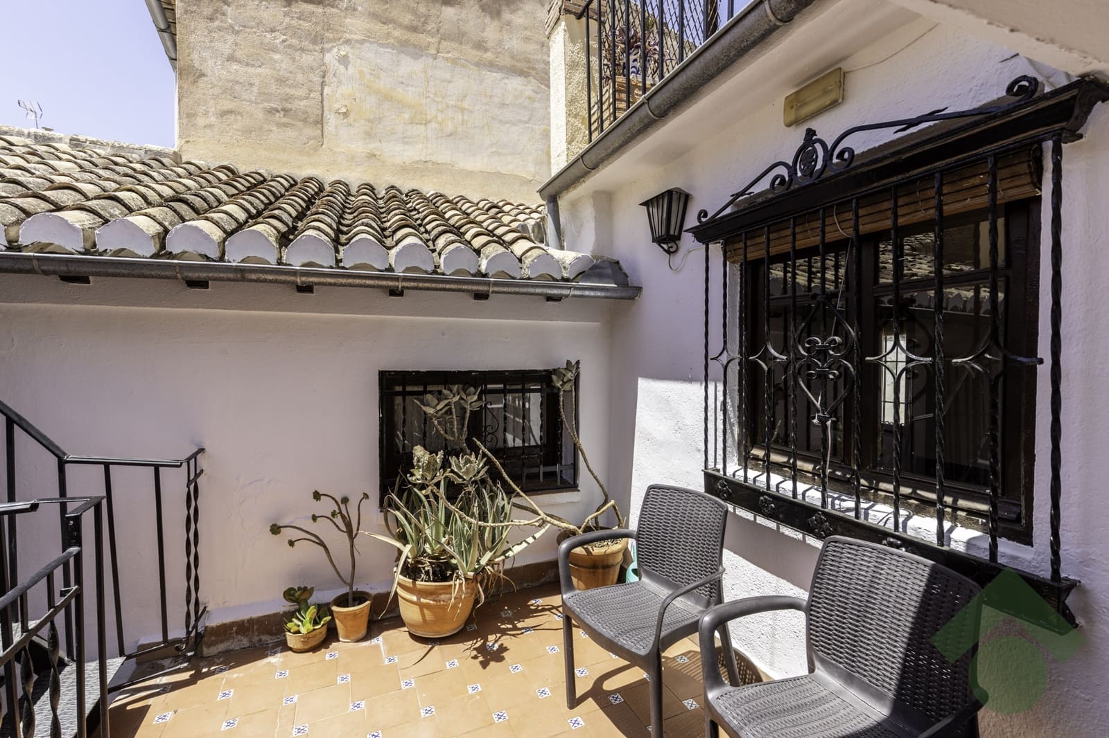 6 bedroom Terraced Villa for sale in Granada city - € 408,000 (Ref: 9397969)