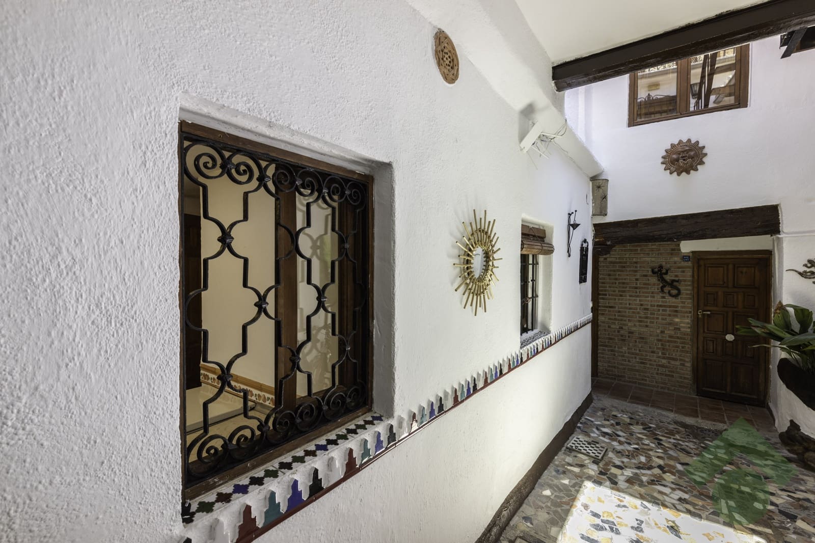 6 bedroom Terraced Villa for sale in Granada city - € 408,000 (Ref: 9397969)